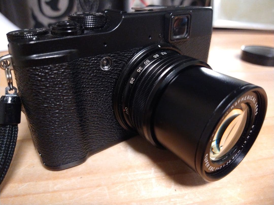 FUJIFILM X10 バッテリー3個付き　美品