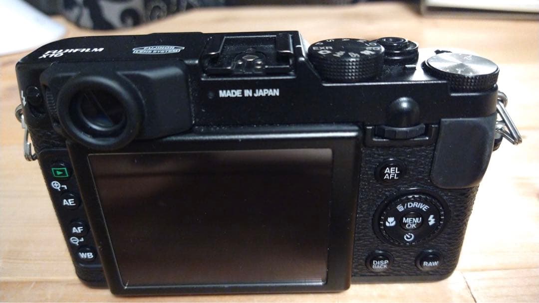 FUJIFILM X10 バッテリー3個付き　美品