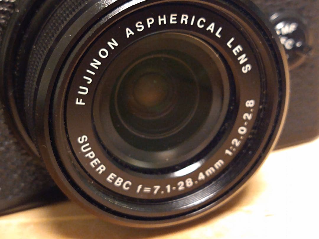 FUJIFILM X10 バッテリー3個付き　美品