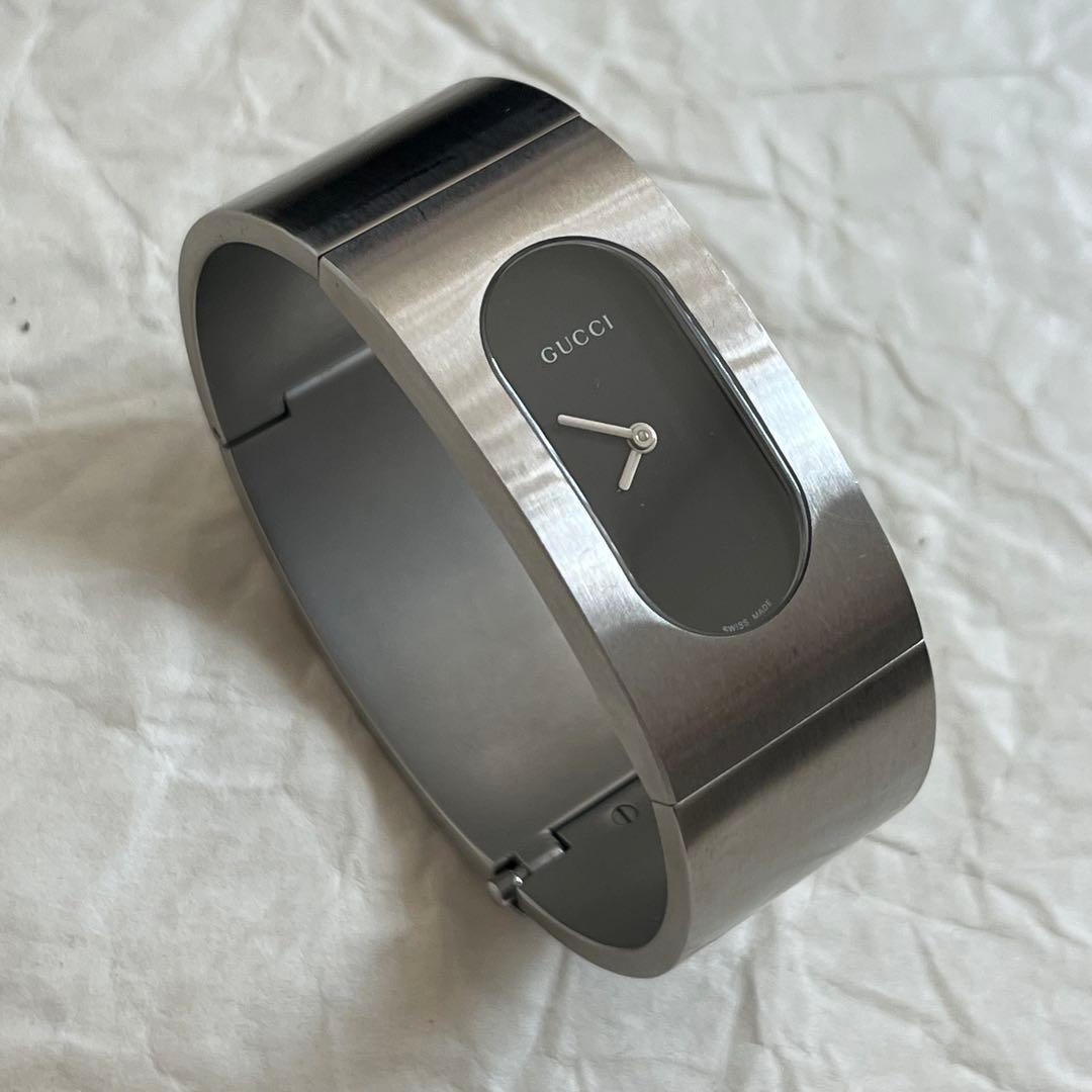 ⭐︎GUCCI グッチ バングルウォッチ⭐︎シルバー ブラック文字盤 箱有り