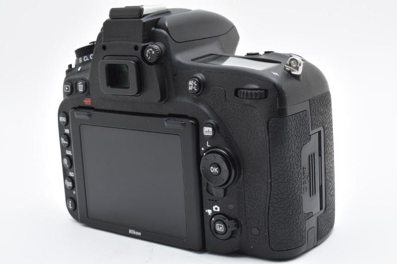 Nikon D750 デジタル一眼レフカメラ（付属品あり）