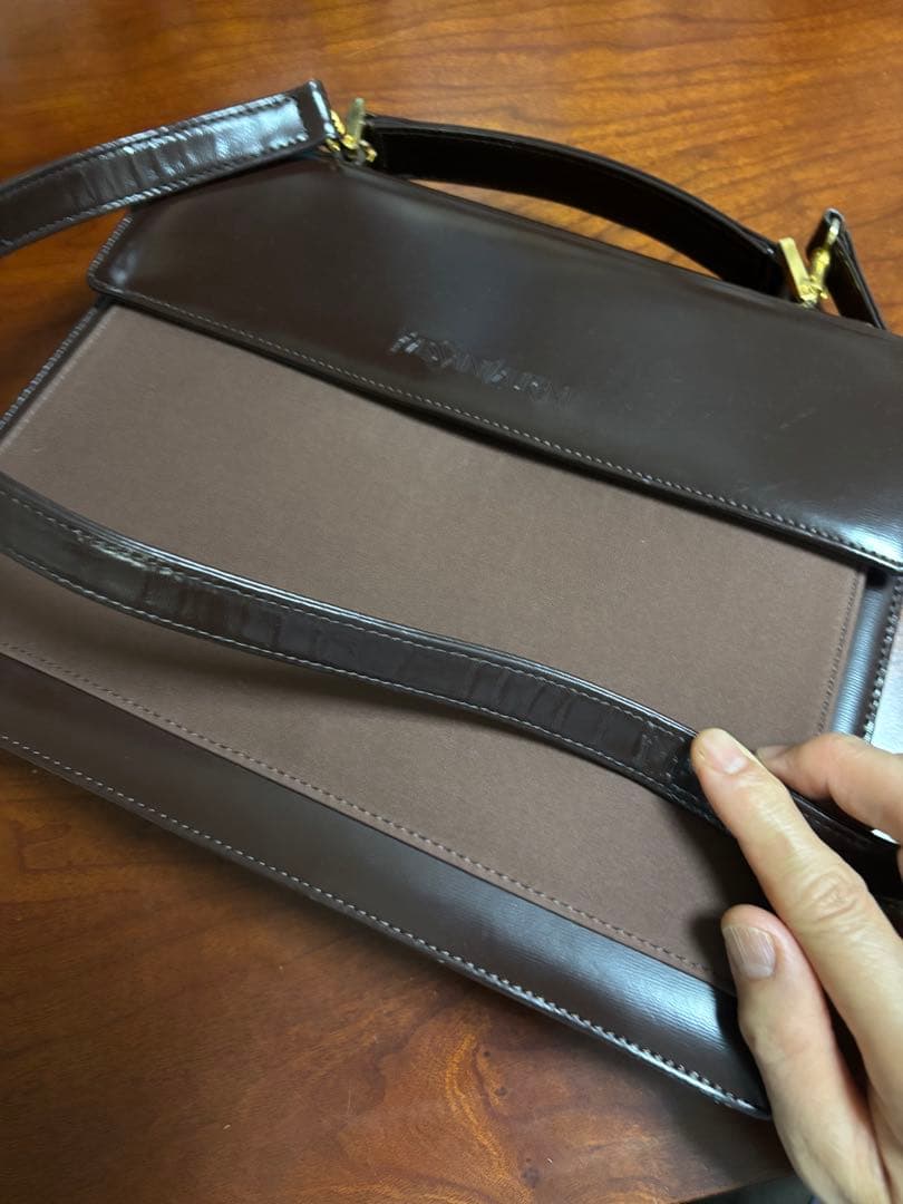 Yves Saint Laurent ブラウンショルダーバッグ新品未使用品