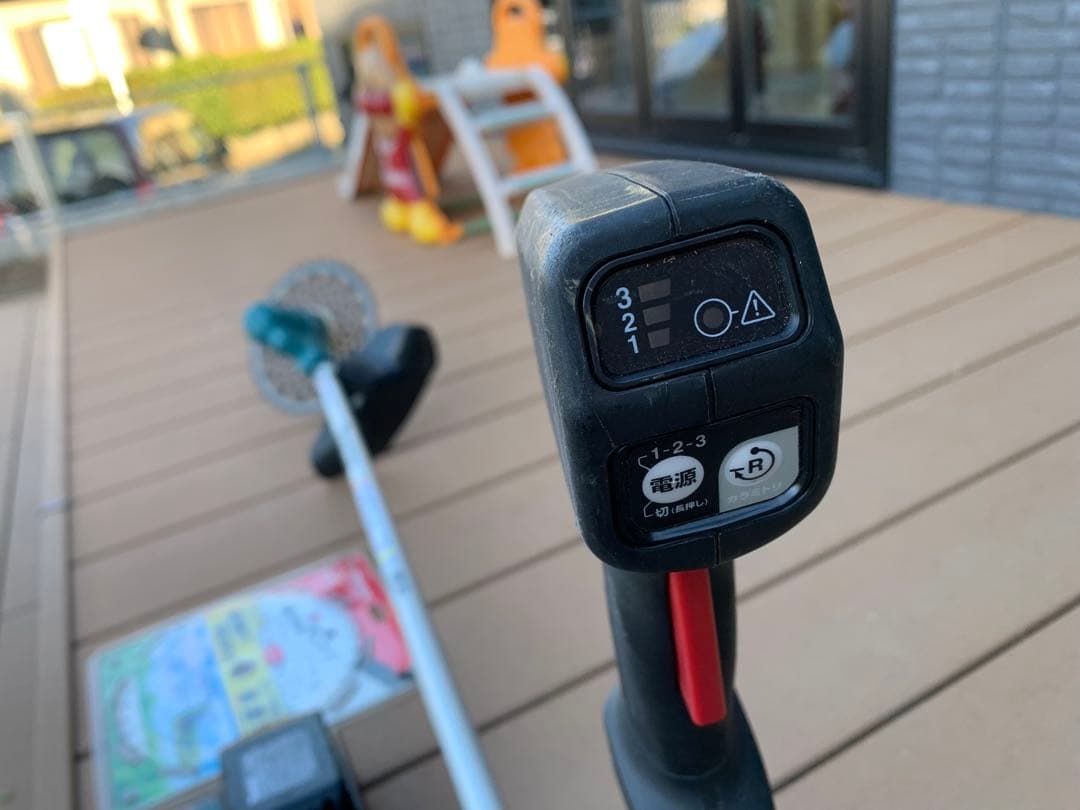 ごりてゃん完動品 Makita コードレス草刈り機