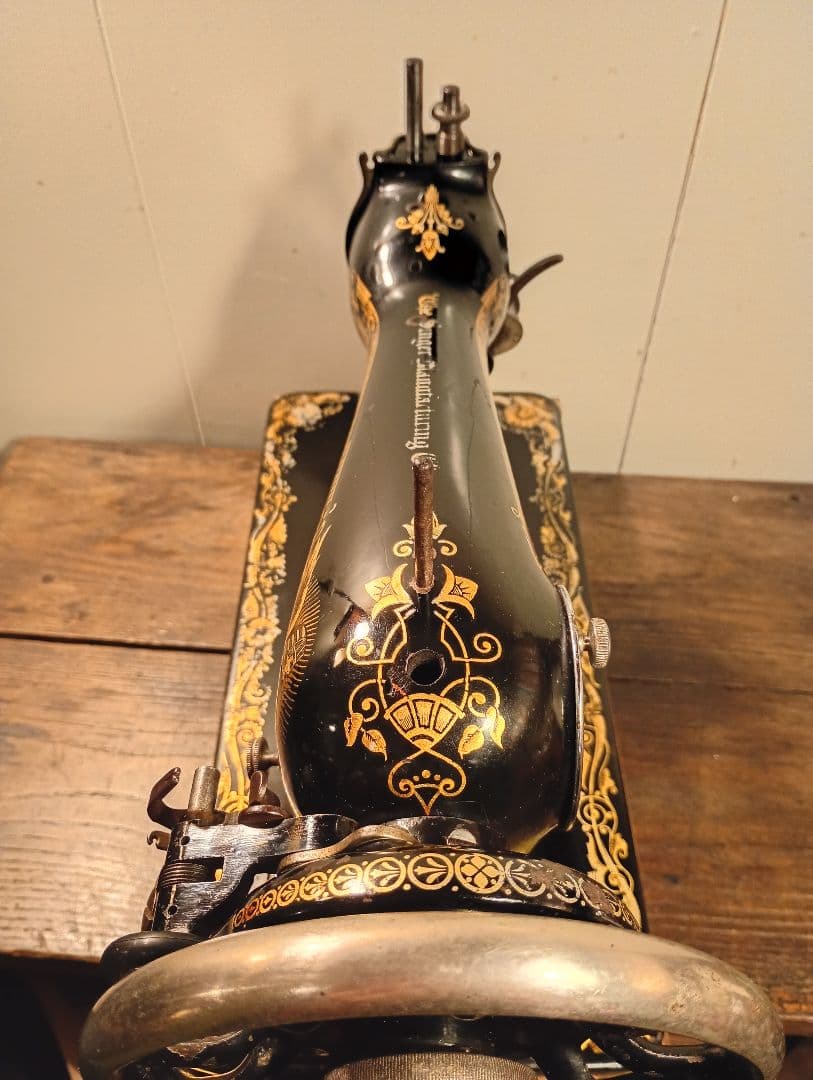 縫うためのアンティークミシン　シンガー　スフィンクス　手回しハンドル