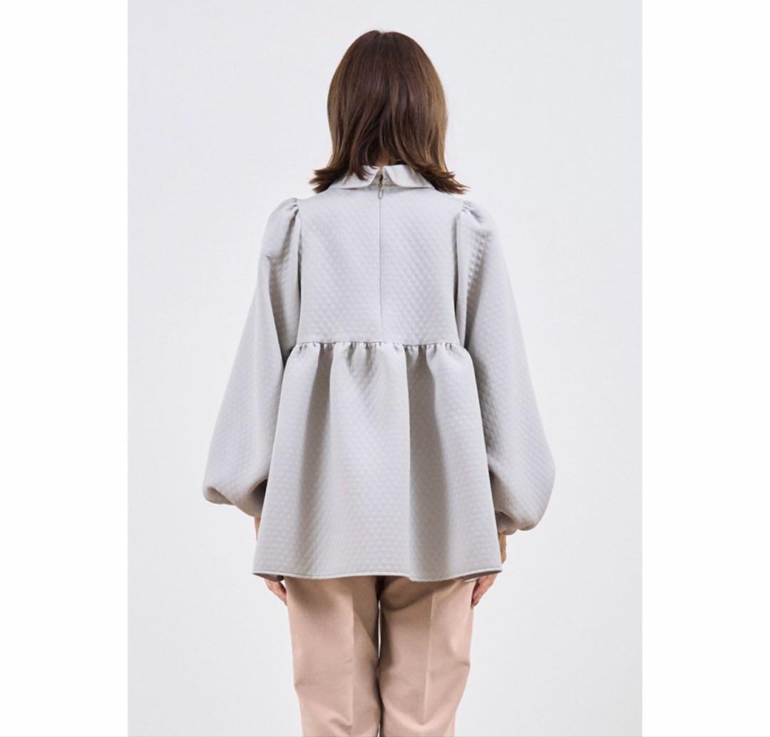 【期間限定出品】yori キルトライクボリュームブラウス