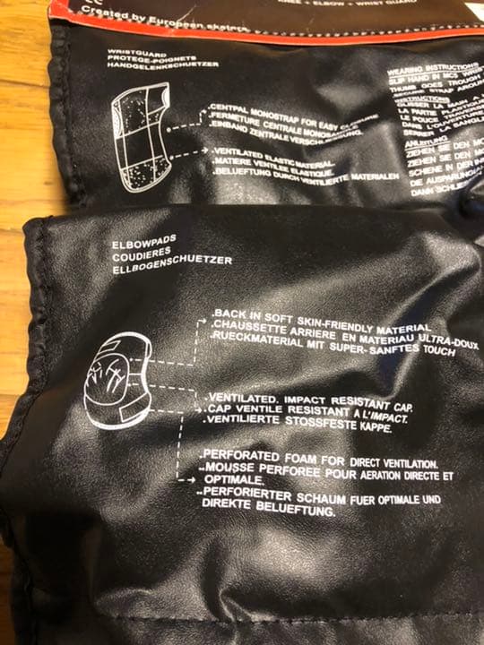 【超特価　週末限定価格】プロテクター　美品