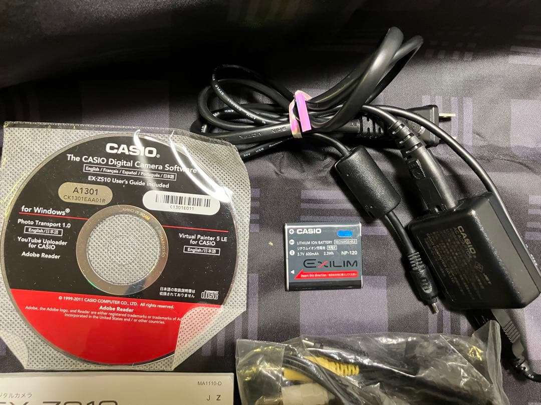 CASIO EXILIM EX-ZS10　デジタルカメラ＊シルバー