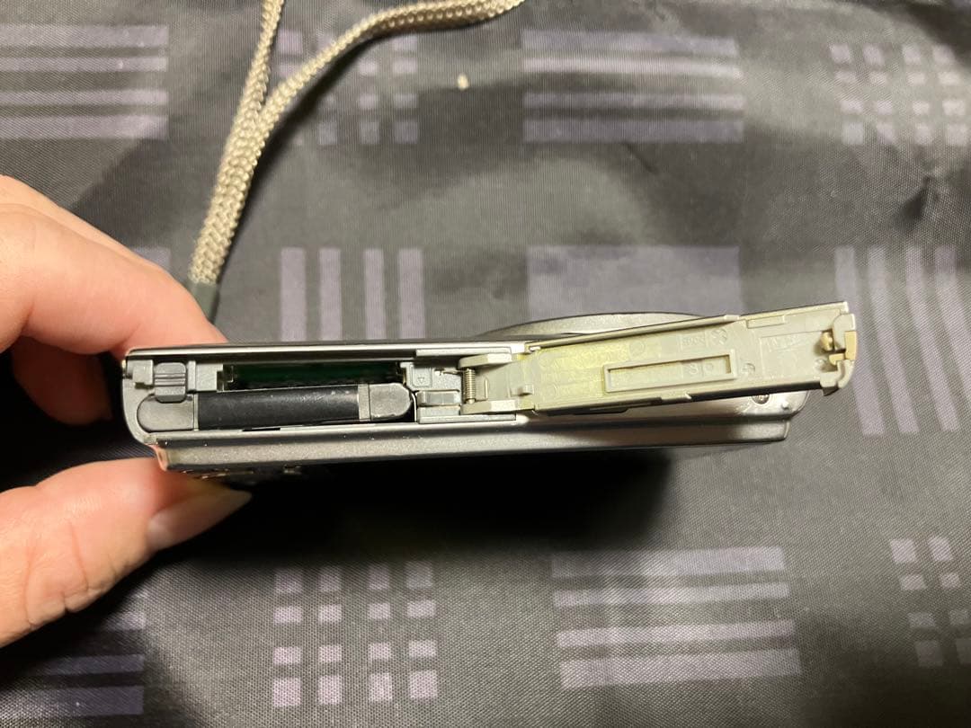 CASIO EXILIM EX-ZS10　デジタルカメラ＊シルバー