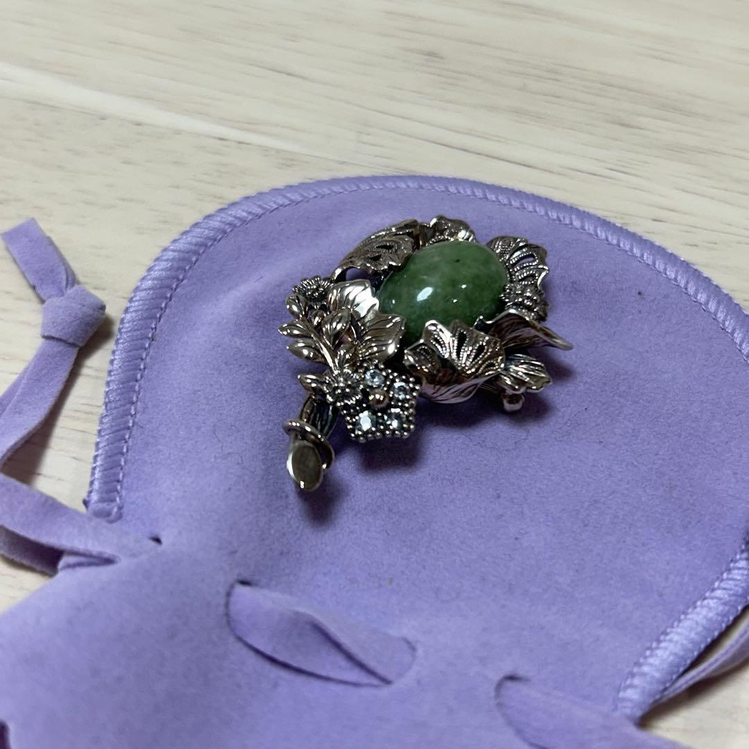 ウィリアム・モリス ペンダントブローチ ルリハコベ 翡翠