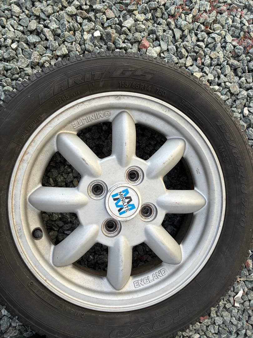 v*7様 ミラジーノ純正　１４インチ