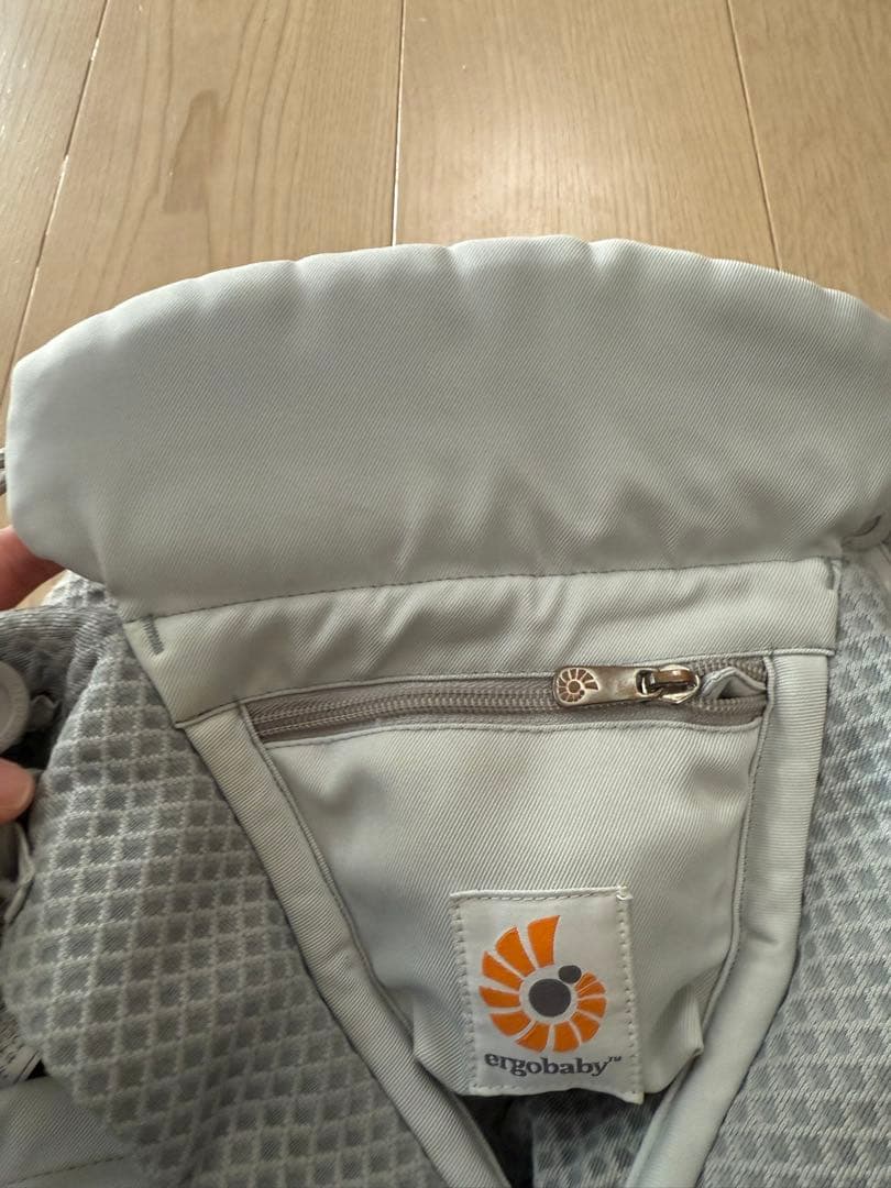 ふぅ様エルゴ　オムニブリーズ　抱っこ紐　パールグレー