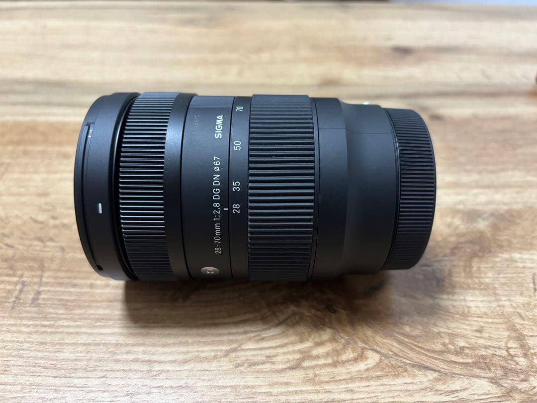 美品 SIGMA 28-70mm F2.8 DG DN ズームレンズ　Lマウント
