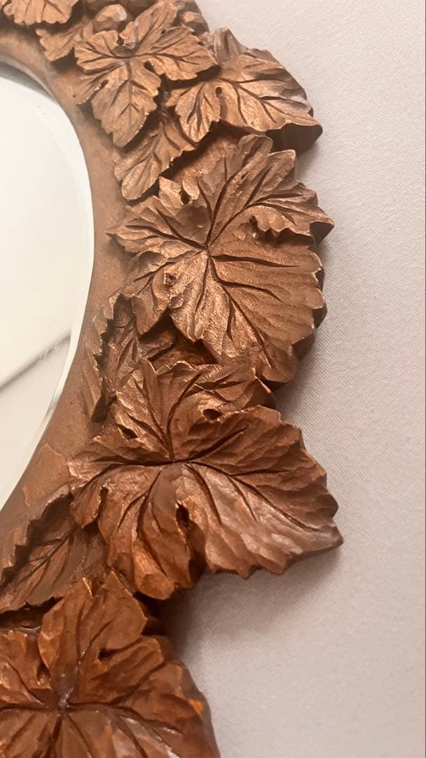 木彫　壁掛けミラー 葉とブドウのデザイン