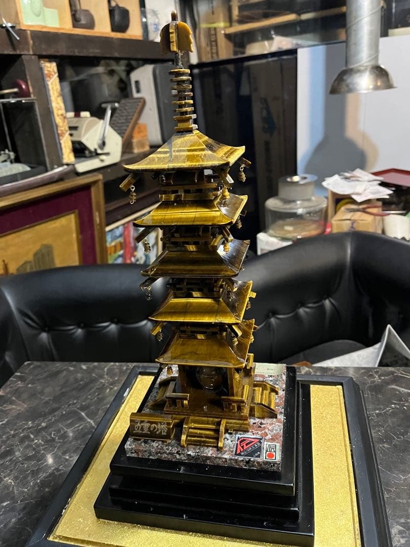 虎目石五重の塔、五重の塔、水晶五重の塔、