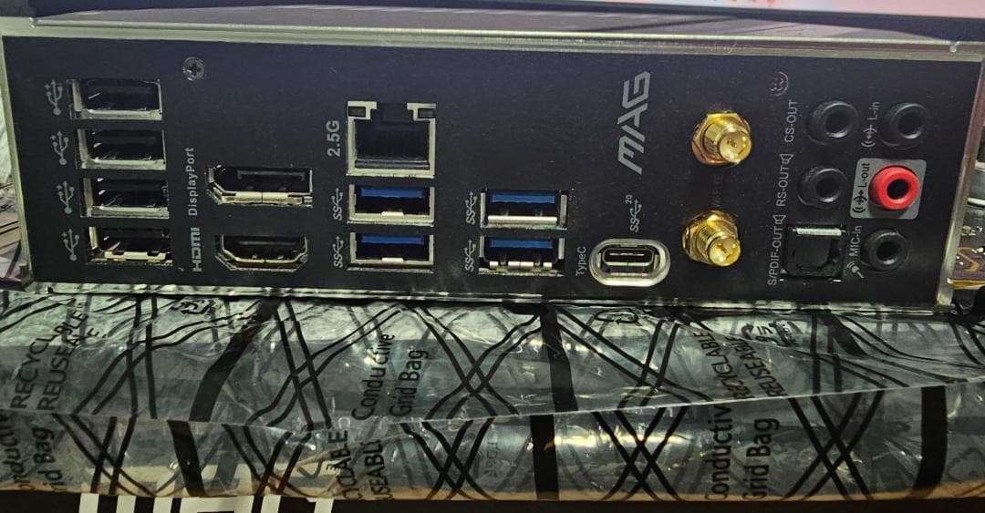 MSI MAG B560 TOMAHAWK WIFI マザーボード