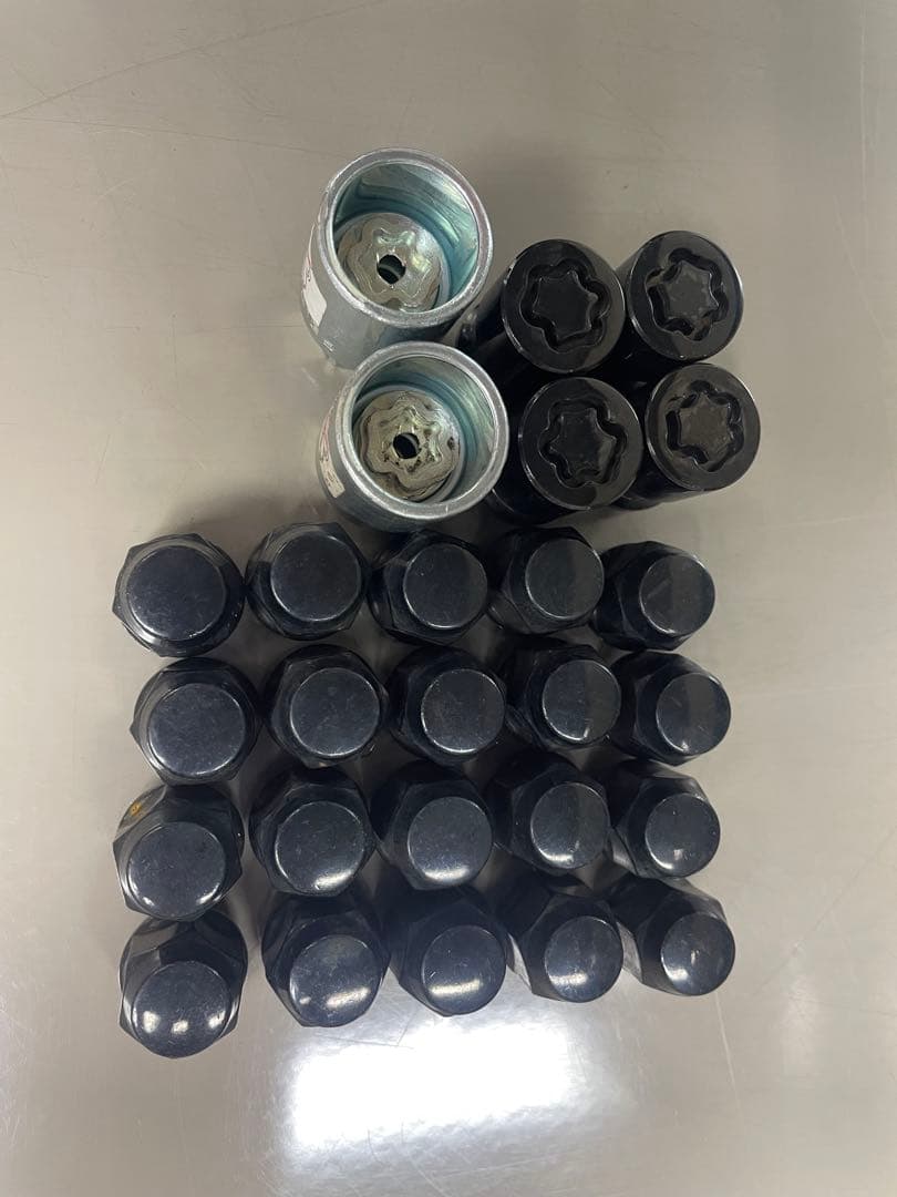 プラド150後期に！バトルシップⅡ 17インチスタッドレスタイヤセット