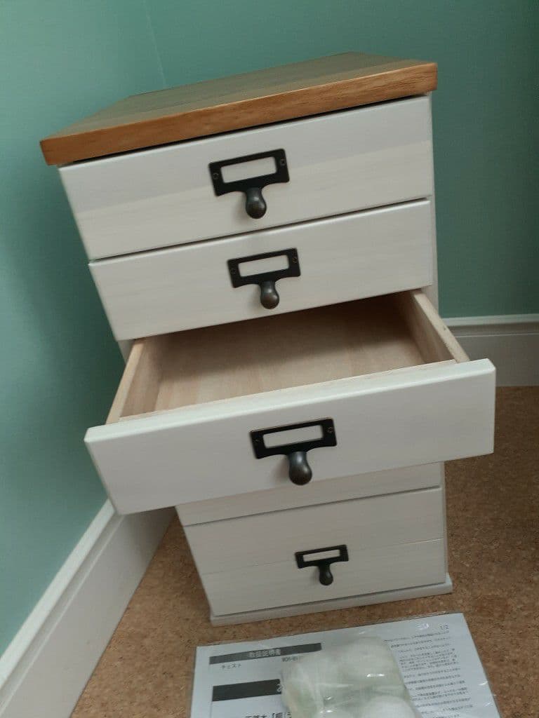 新品未使用　白いチェスト　木製　 5段