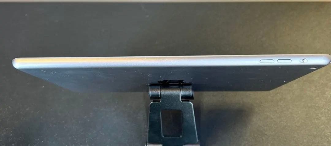 iPad Air MD787JA スペースグレイ　64G 12.5.7