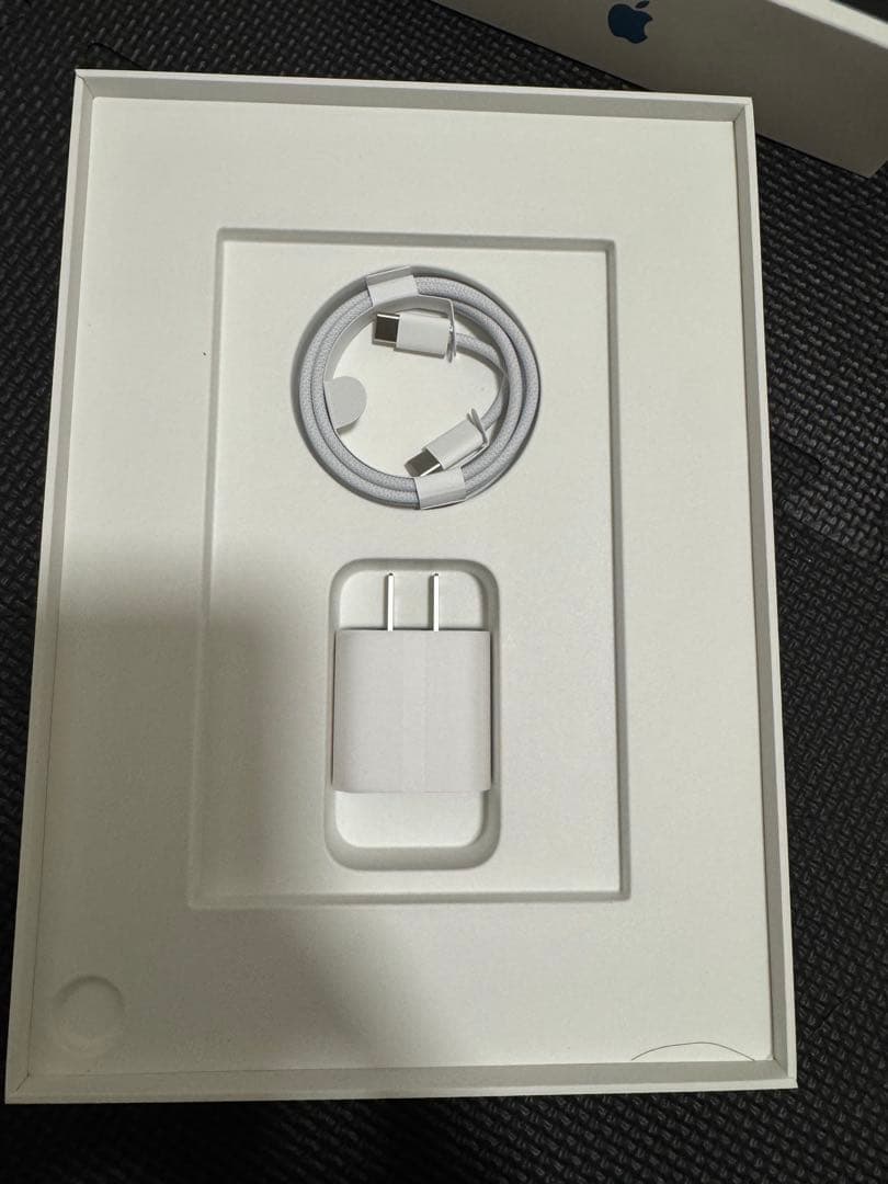 Apple iPad air 第五世代 64gb 箱、充電器付バッテリー93％