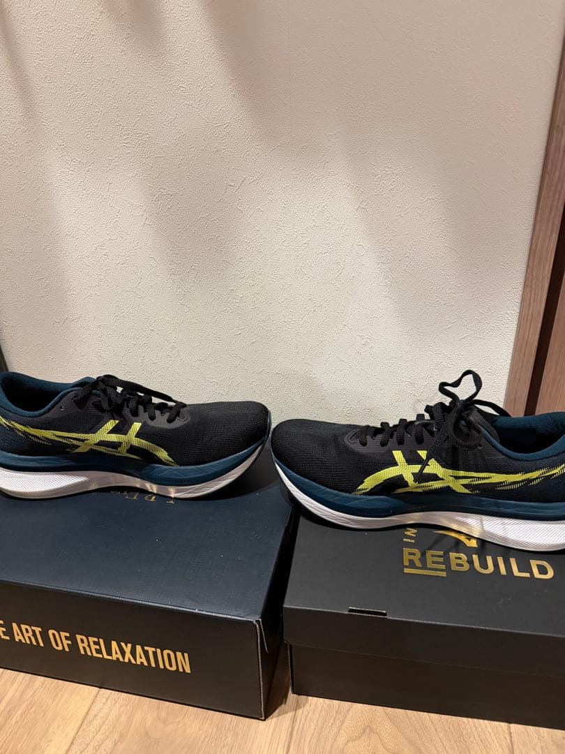 マジックスピード4 アシックス　ランニングシューズ ブラック　27センチ