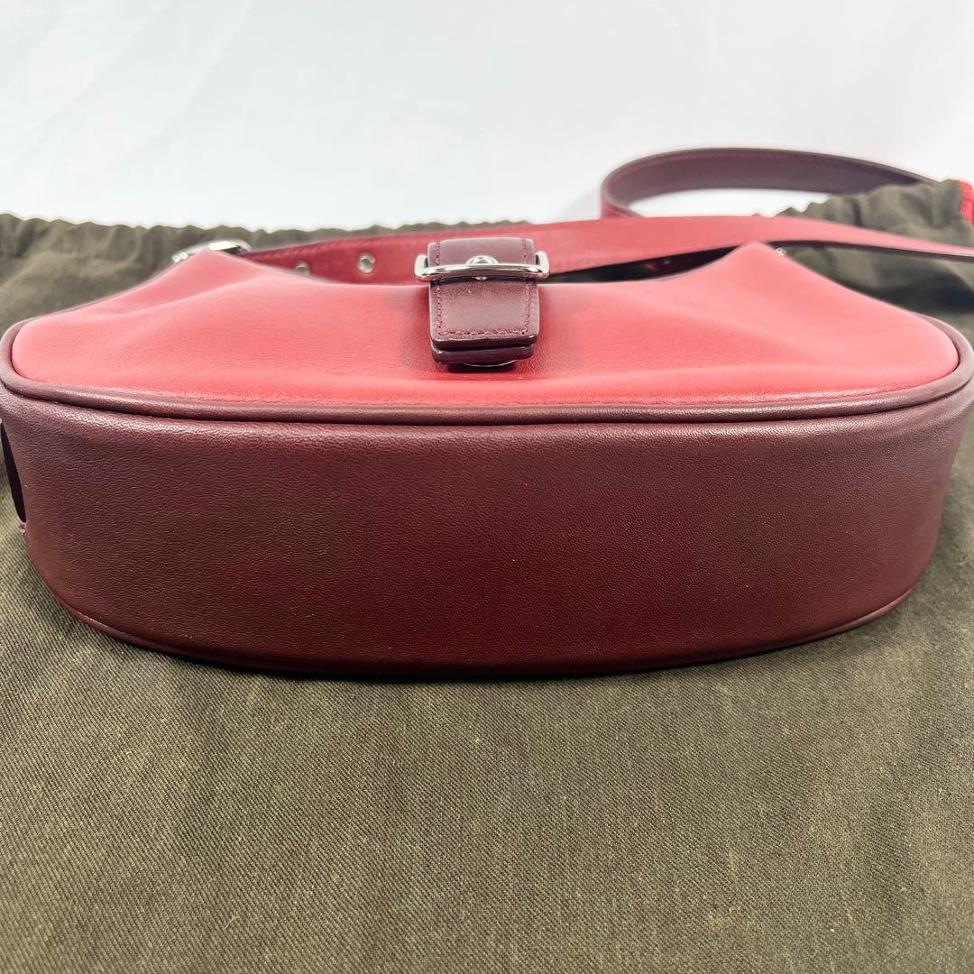 COACH ショルダーバッグ ホーボー ハーフムーン 斜め掛け レザー