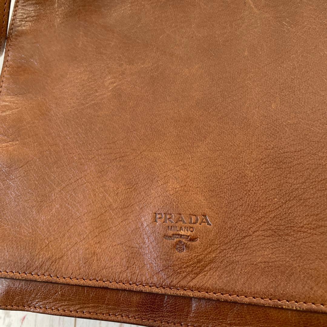 PRADA ブラウンレザーショルダーバッグ
