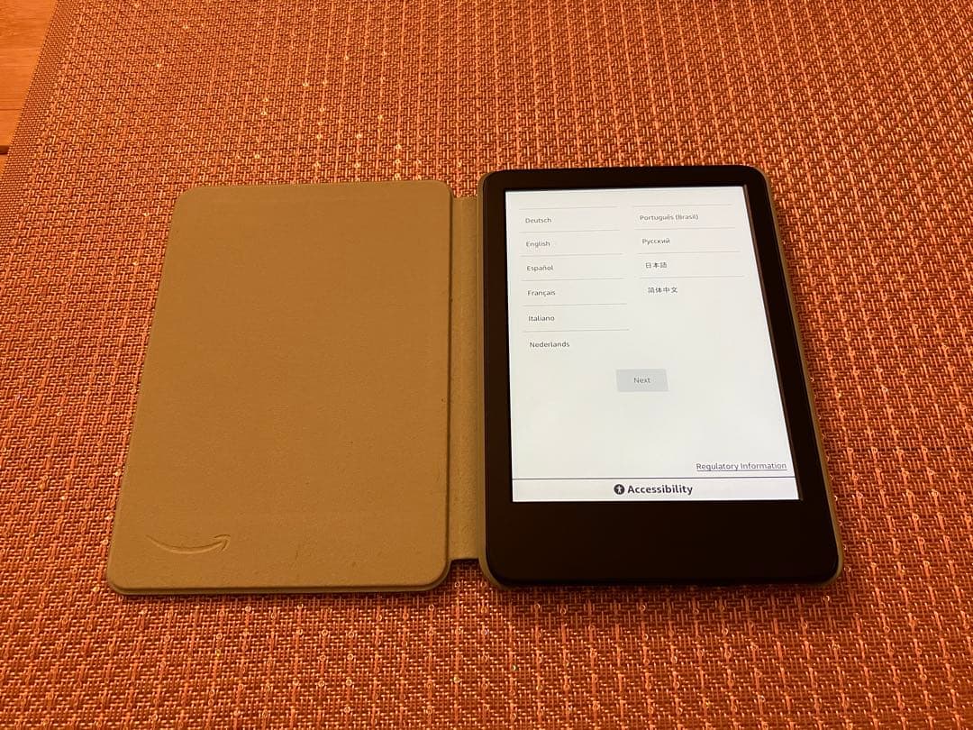 Kindle 無印ブラック　11世代2024 グリーンのケース付き