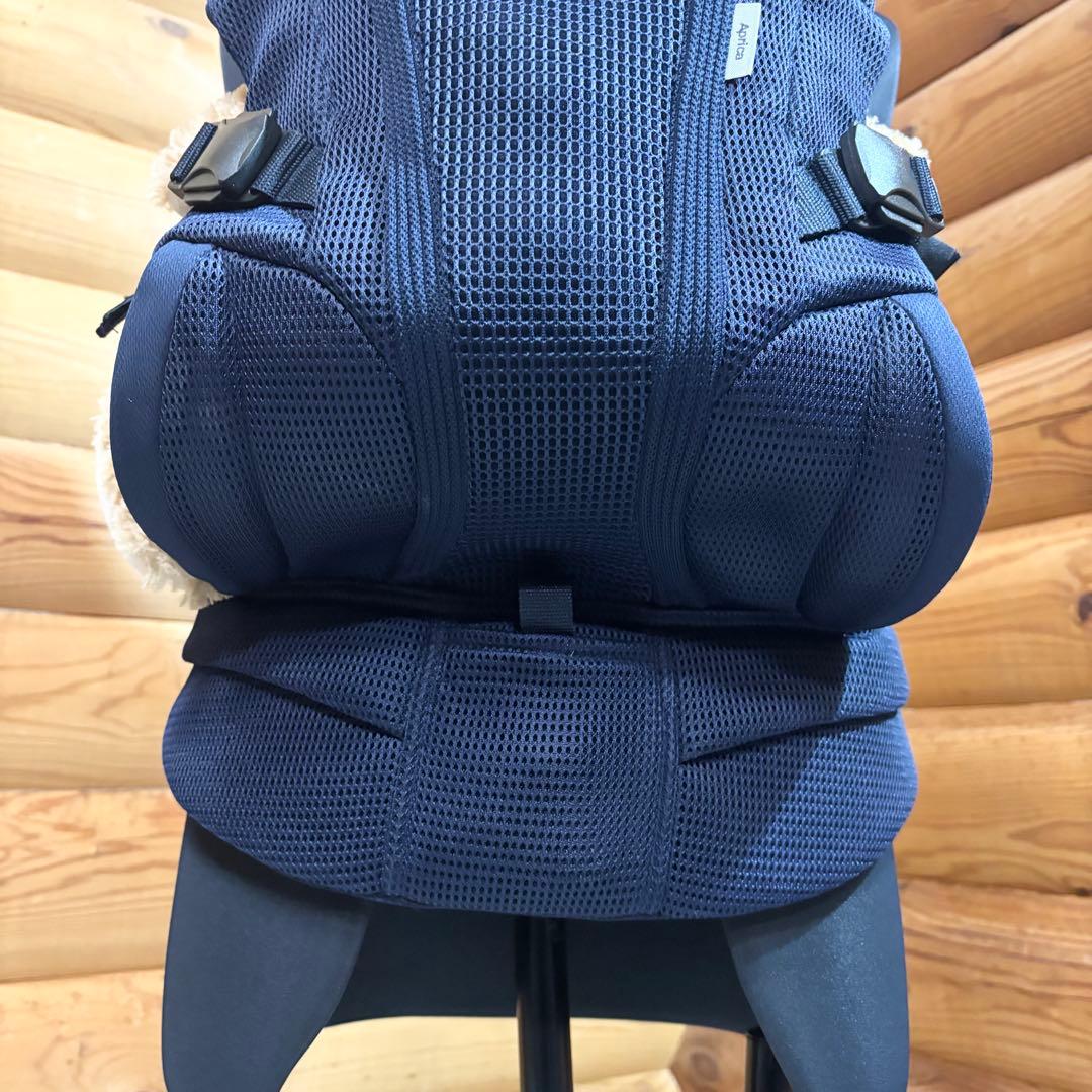 【極美品】Aprica アップリカ 抱っこ紐 Laclis ラクリス ネイビー