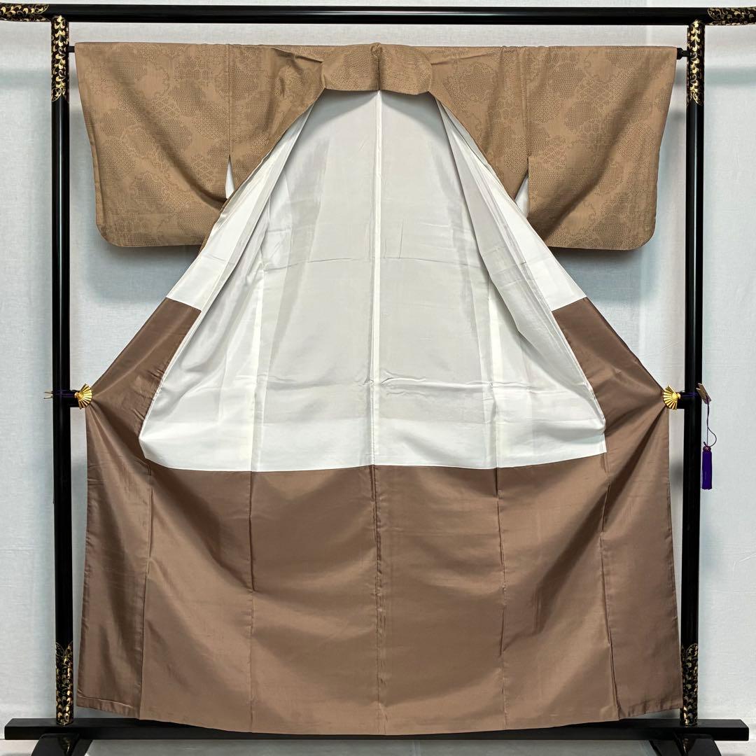 D155 本場結城紬　雪輪　正絹　着物　袷　極美品