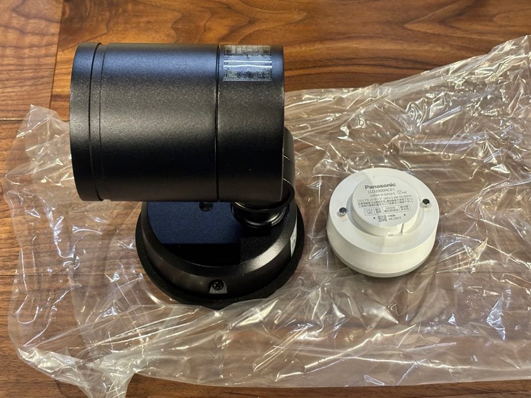 LEDスポットライトLGW41000 & フラットランプ LLD2000Nce1