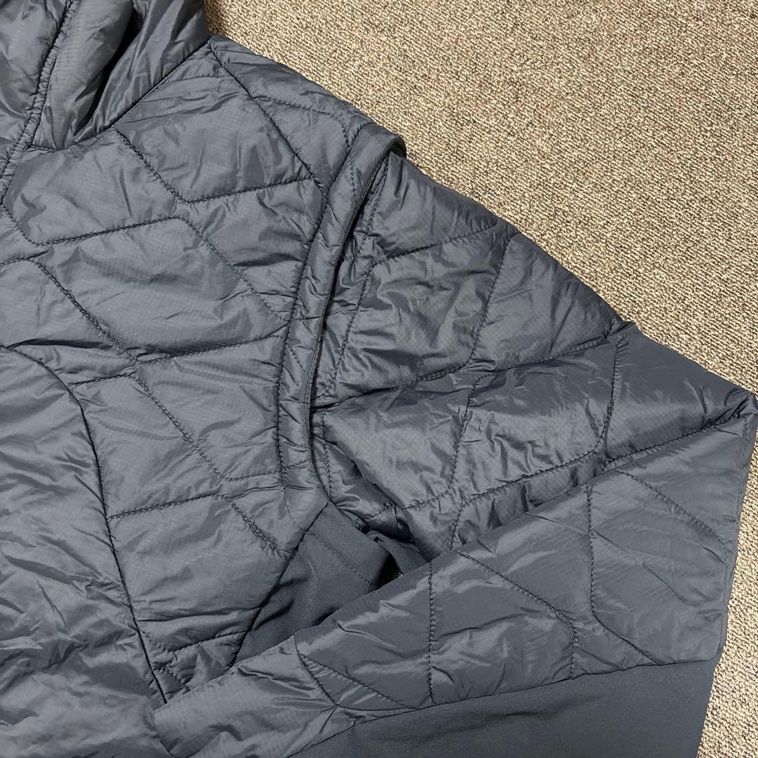 【極美品】オークリー　中綿ジャケット　ゴルフウェア　メンズ　ダウン　ベスト