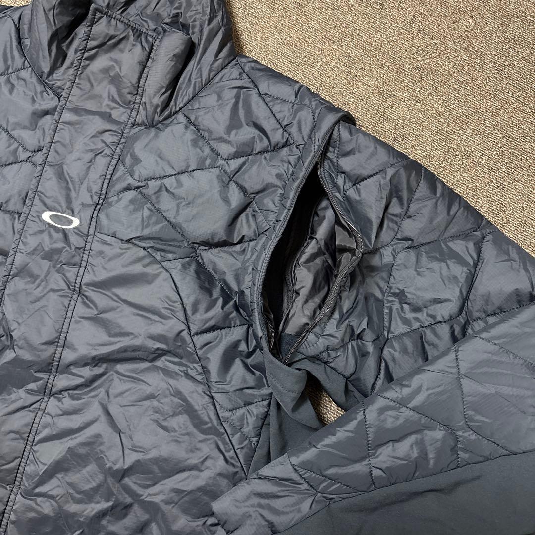 【極美品】オークリー　中綿ジャケット　ゴルフウェア　メンズ　ダウン　ベスト