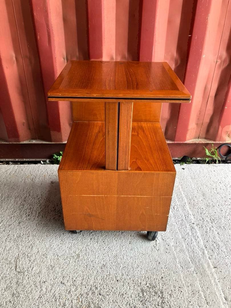 ミッドセンチュリーサイドテーブル