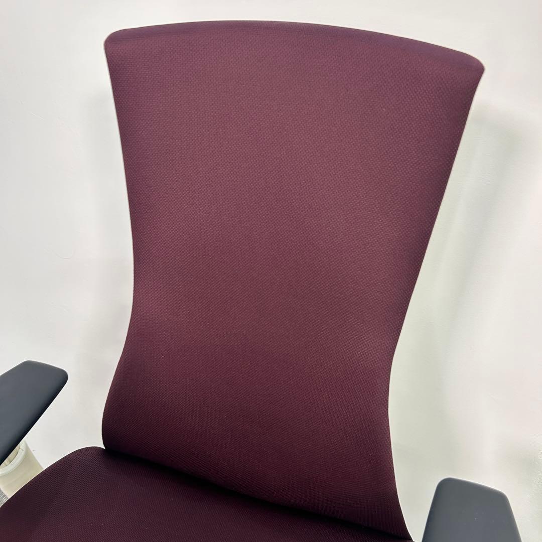 L エンボディチェア ハーマンミラー ホワイト Embody えんじ色系