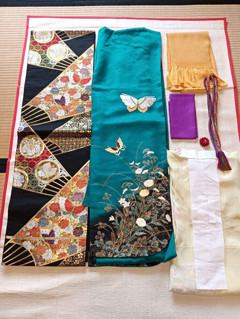 振袖フルセット エメラルドグリーン に金彩花蝶　丈164 裄64.5