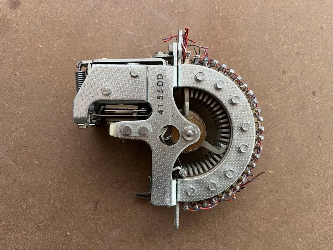 Uniselector ステップバイステップ交換機 ラインセレクタ 電話交換機