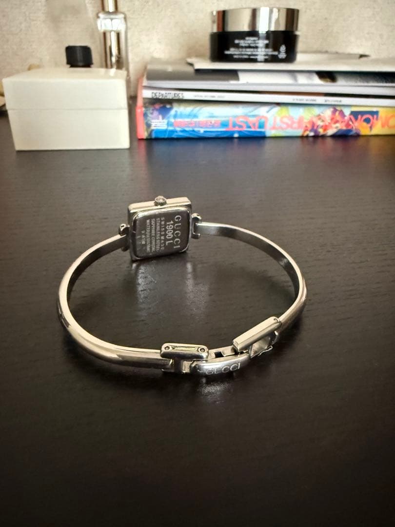 GUCCI スクエア型 ブレスレット時計