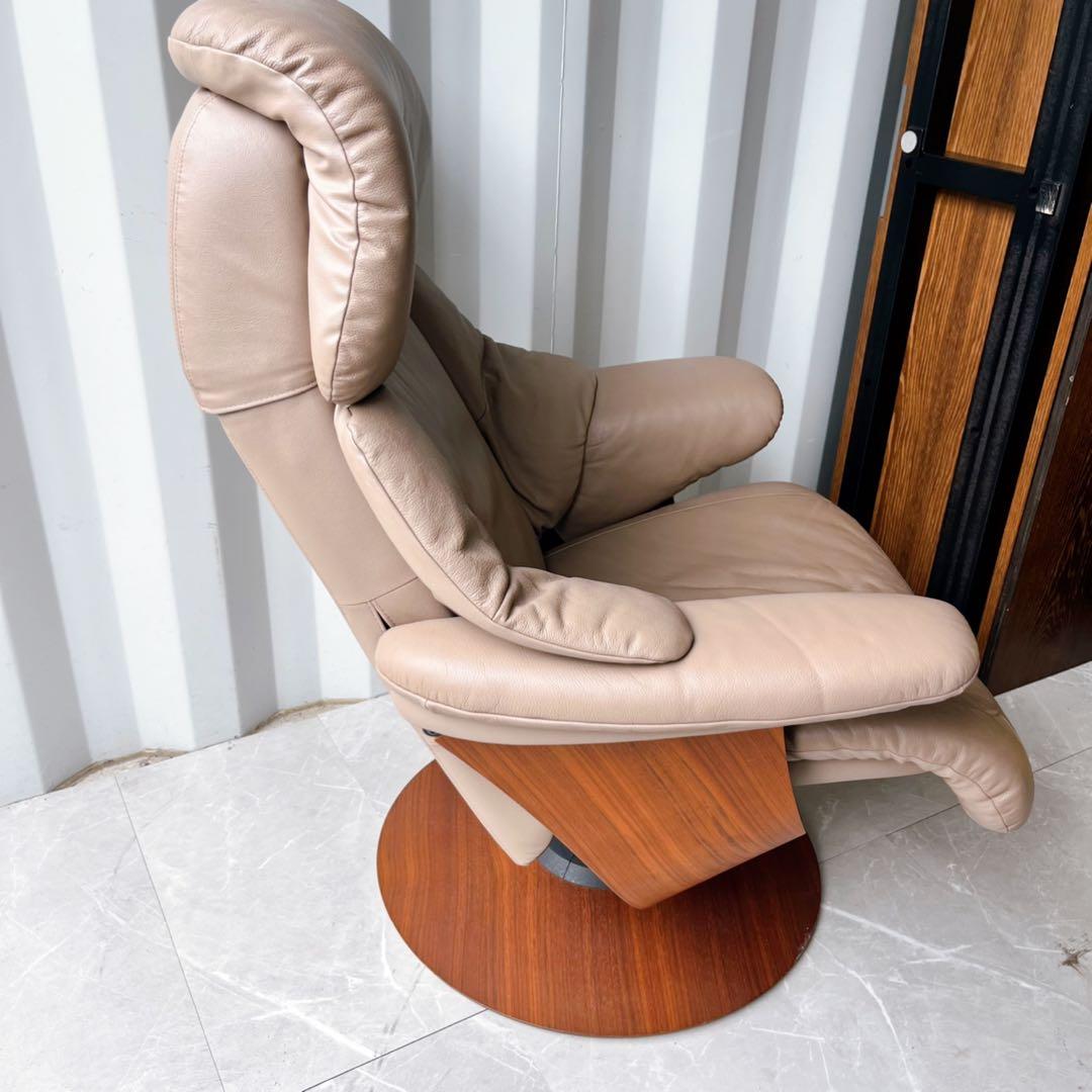 取付無料！カリモク ザ・ファースト RU73 本革グレージュチェア・オットマン✨