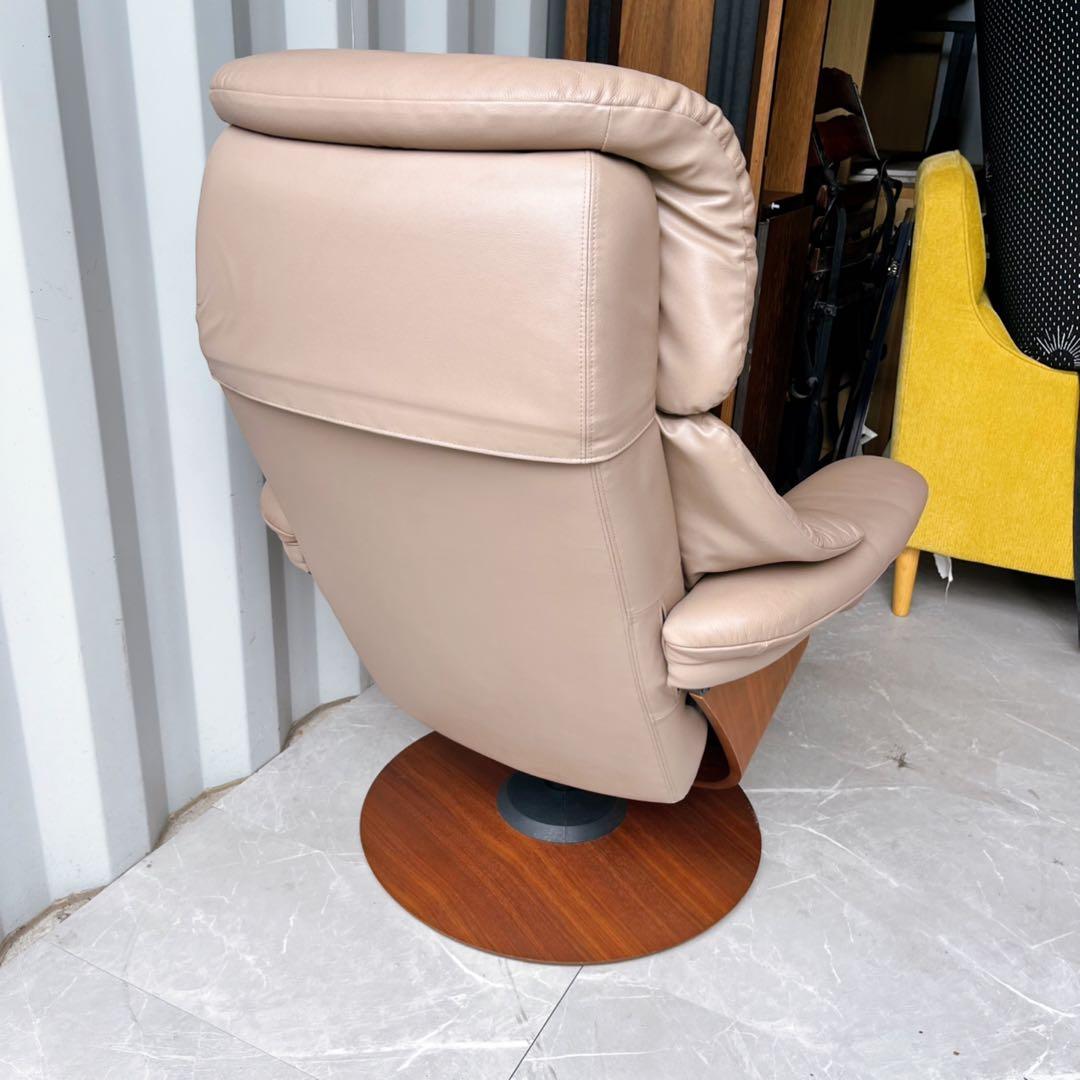 取付無料！カリモク ザ・ファースト RU73 本革グレージュチェア・オットマン✨