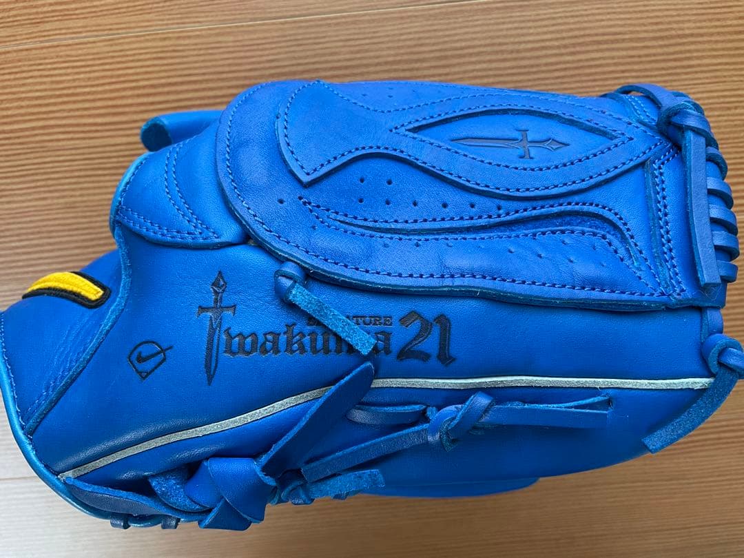 NIKE 軟式用グローブ　岩隈モデル