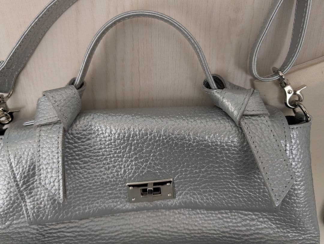 【新品未使用】JETSETTER限定色シルバー レザー ショルダーバッグ