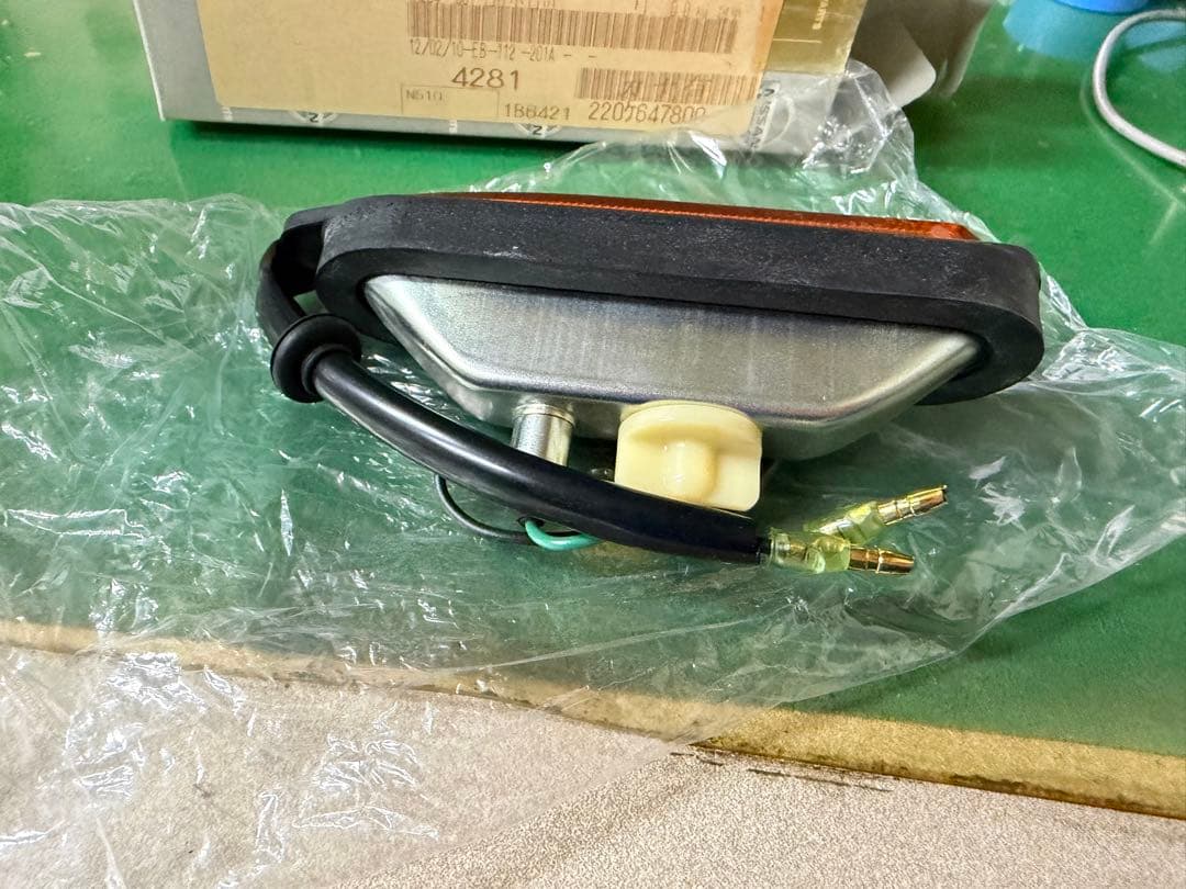 ブルーバード510用純正ウィンカー 26160-A8600