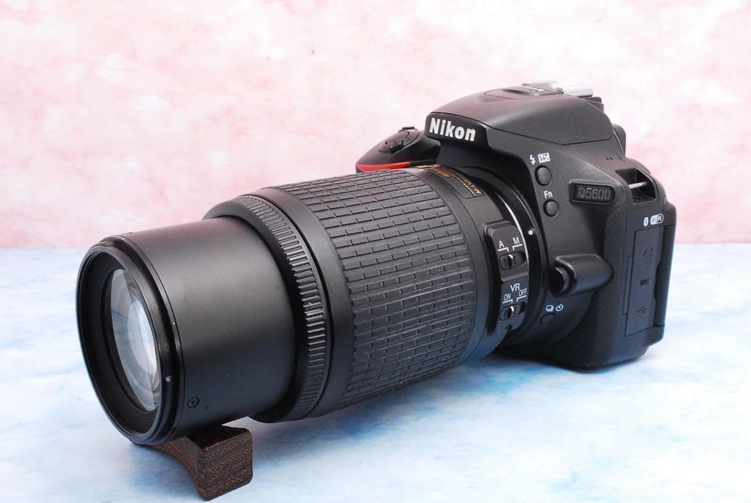 Nikon D5600☆一眼レフカメラ☆手ぶれ補正Wレンズ☆Wi-Fi♪