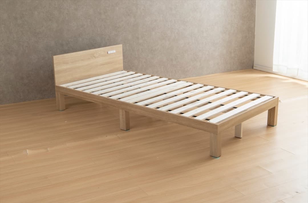 【新品未使用】コンセント付きすのこベッド 天然木 木製 シングル フレーム