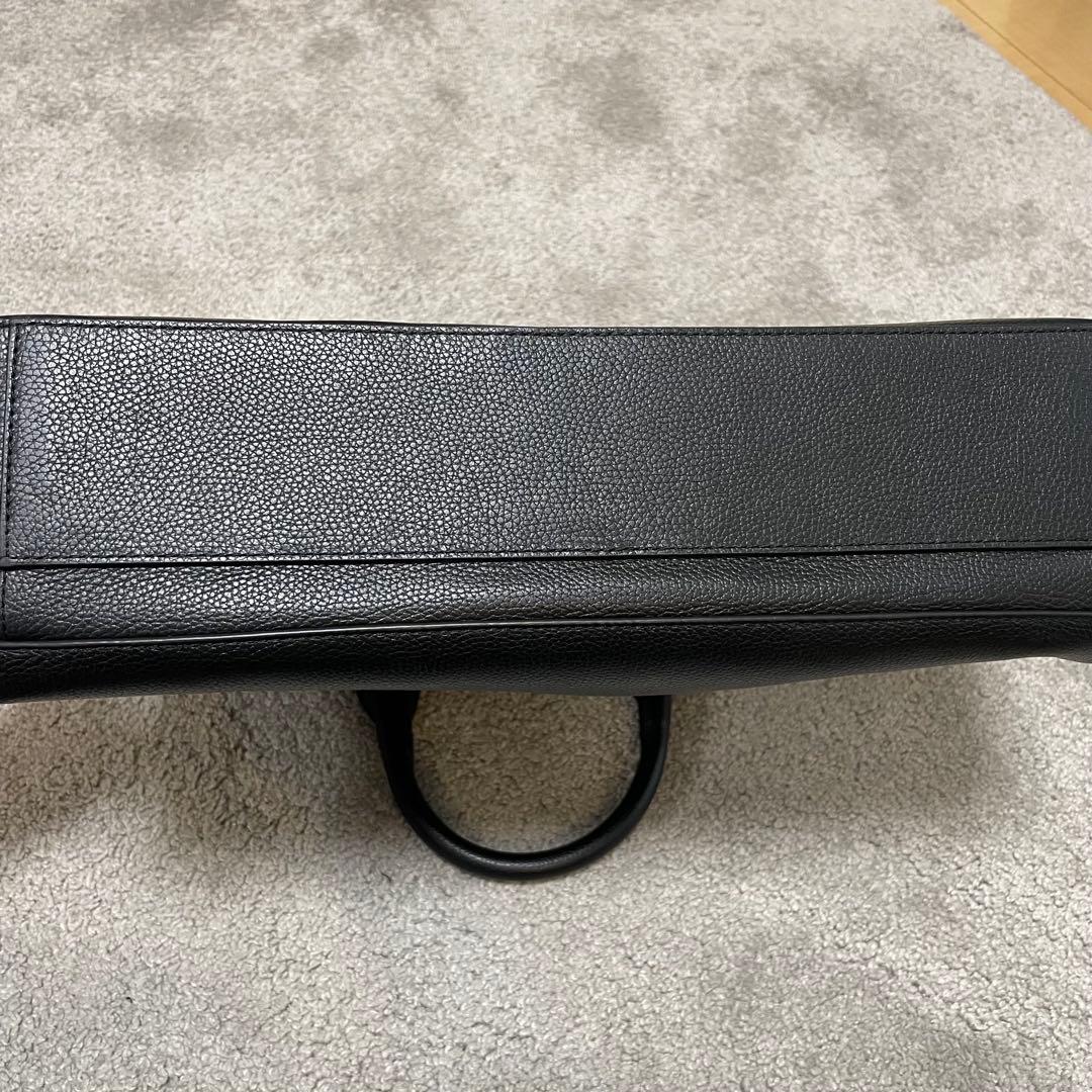 現行品　COLE HAAN バック　ビジネス　ブリーフケース　レザー　大容量