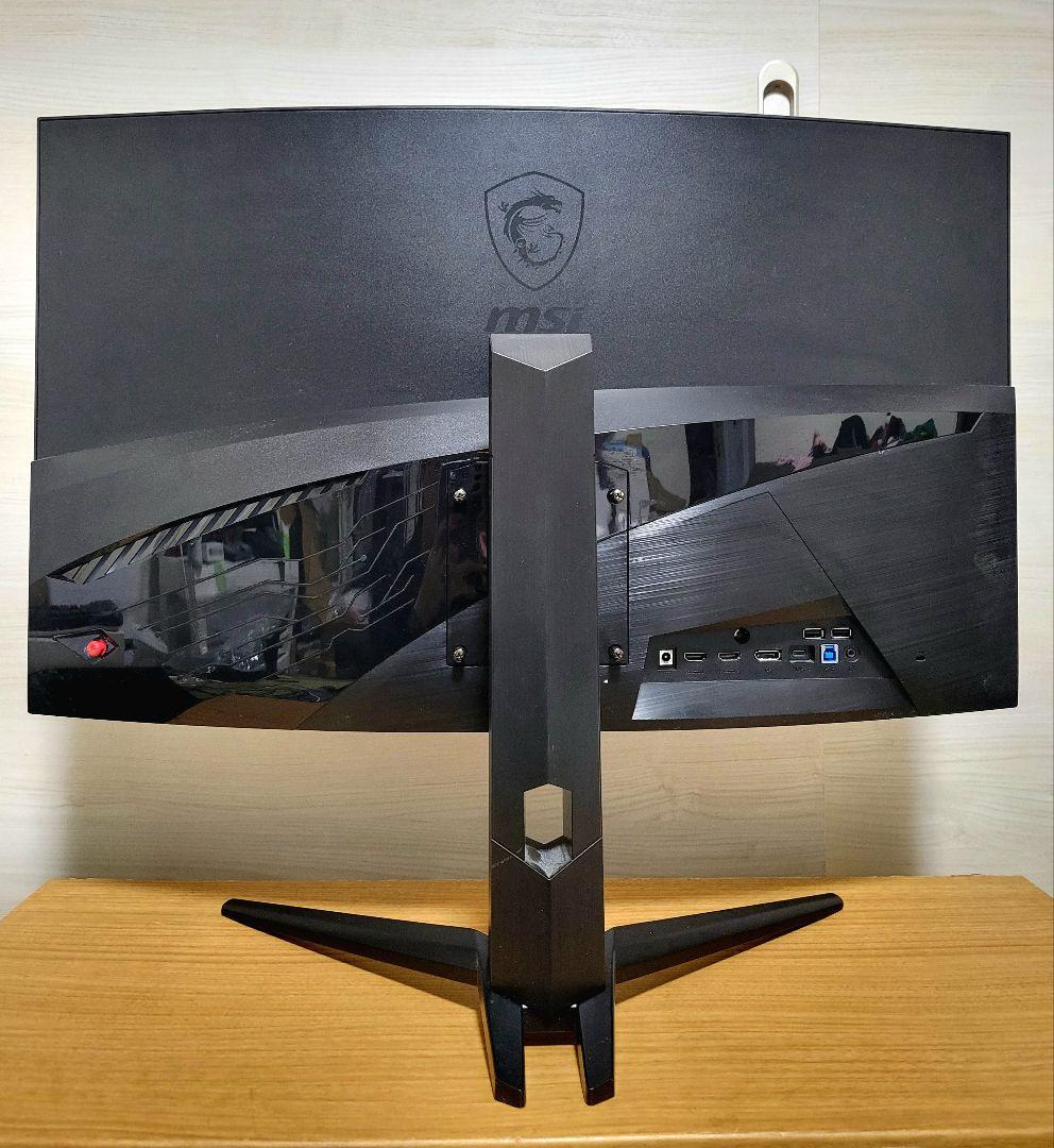 MSI Optix MAG321CURV 31.5インチ4K湾曲ゲーミングモニタ