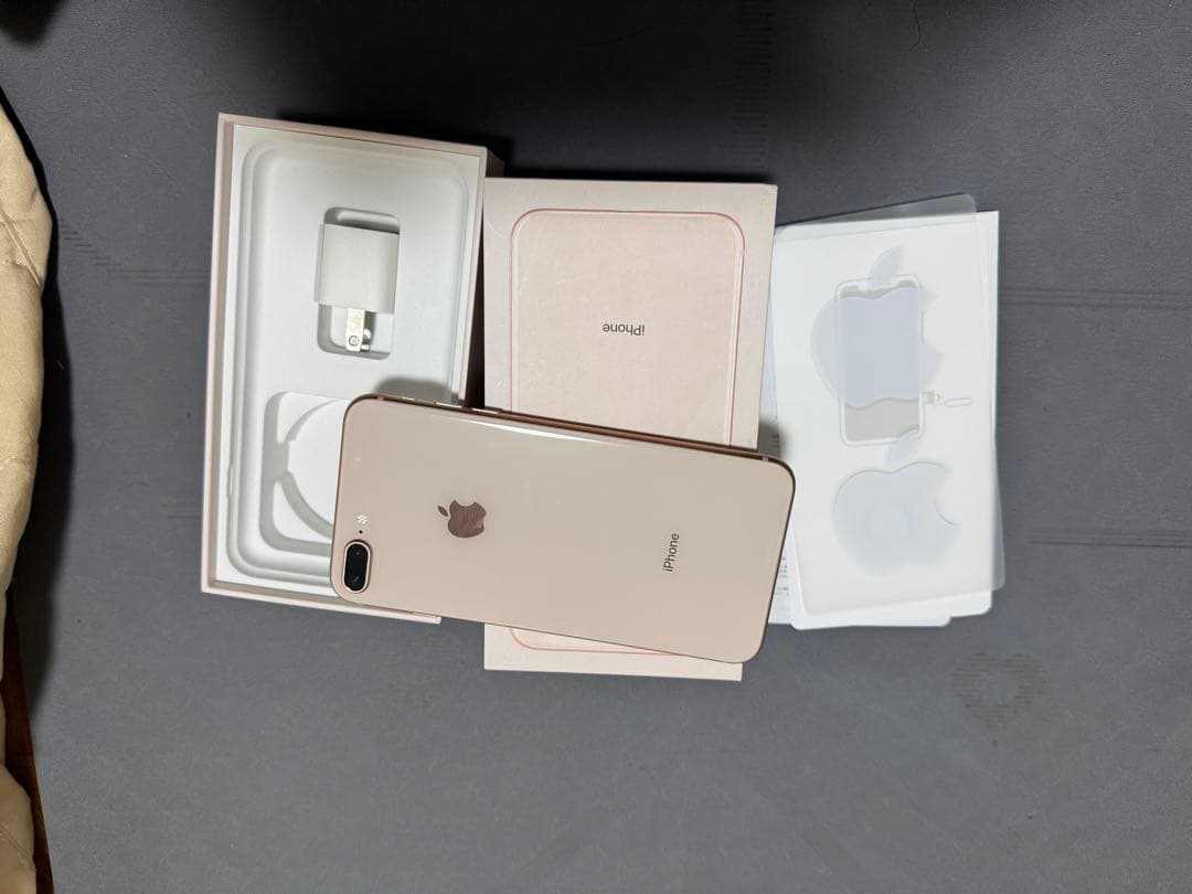 iPhone 8 Plus ゴールド 64GB