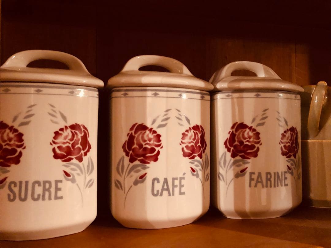 コントワールドファミーユのキャニスター