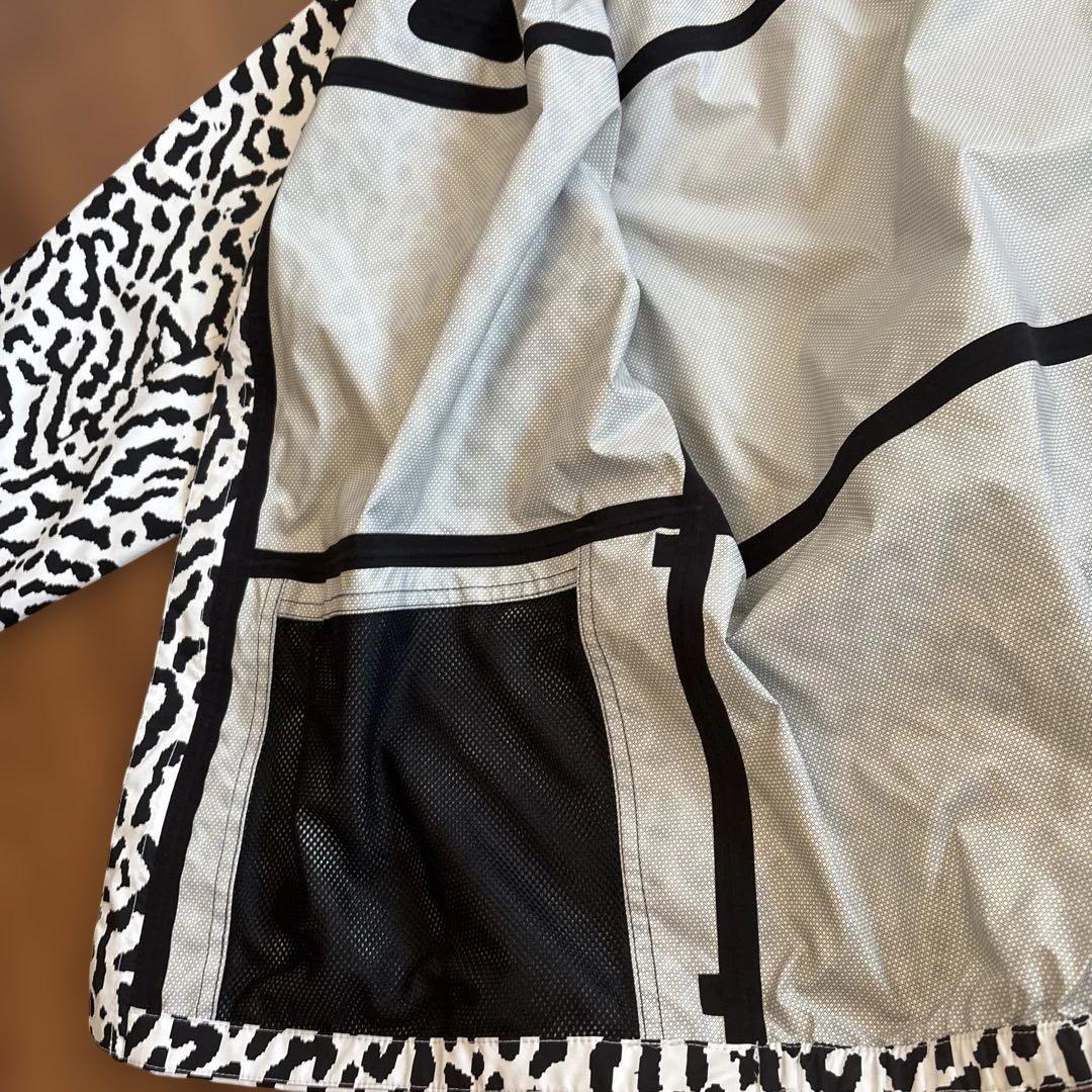 NIKE ACG : パッカブル レインジャケット 黒/白系 ゼブラ柄　Lサイズ