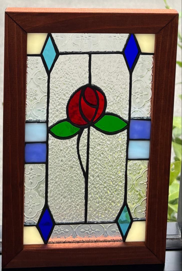 赤薔薇とブルーダイヤのステンドグラスパネル　木枠付き
